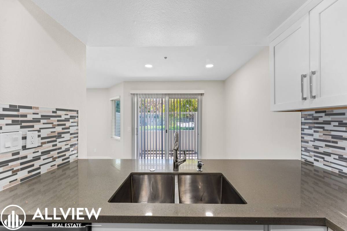 Apartment for rent at 2418 Huntington St, Huntington Beach, CA 92648