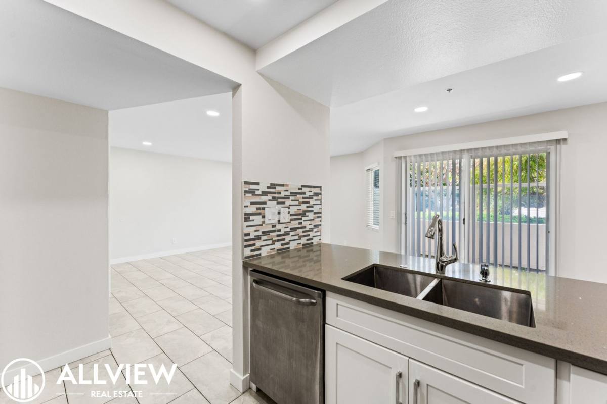 Apartment for rent at 2418 Huntington St, Huntington Beach, CA 92648