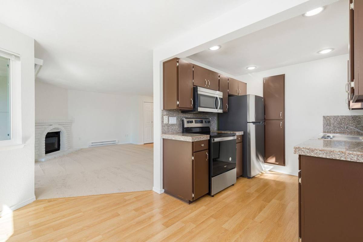 Condo for rent at 12719 NE 116th St #E201, Kirkland, WA 98034