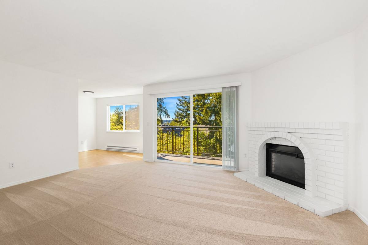 Condo for rent at 12719 NE 116th St #E201, Kirkland, WA 98034