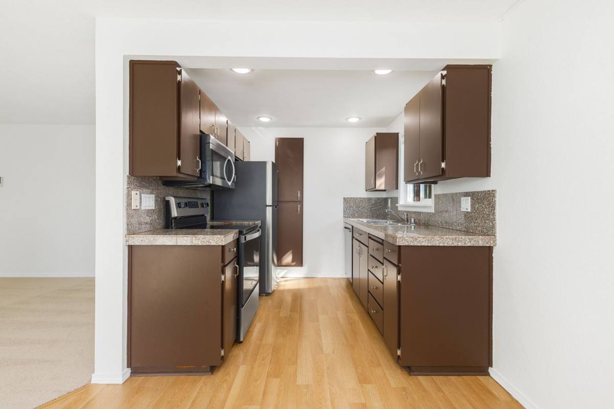 Condo for rent at 12719 NE 116th St #E201, Kirkland, WA 98034