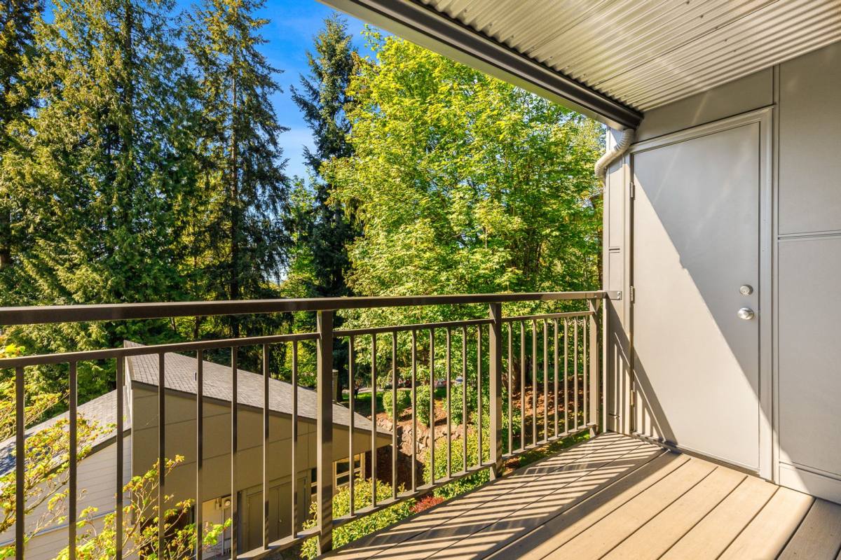 Condo for rent at 12719 NE 116th St #E201, Kirkland, WA 98034
