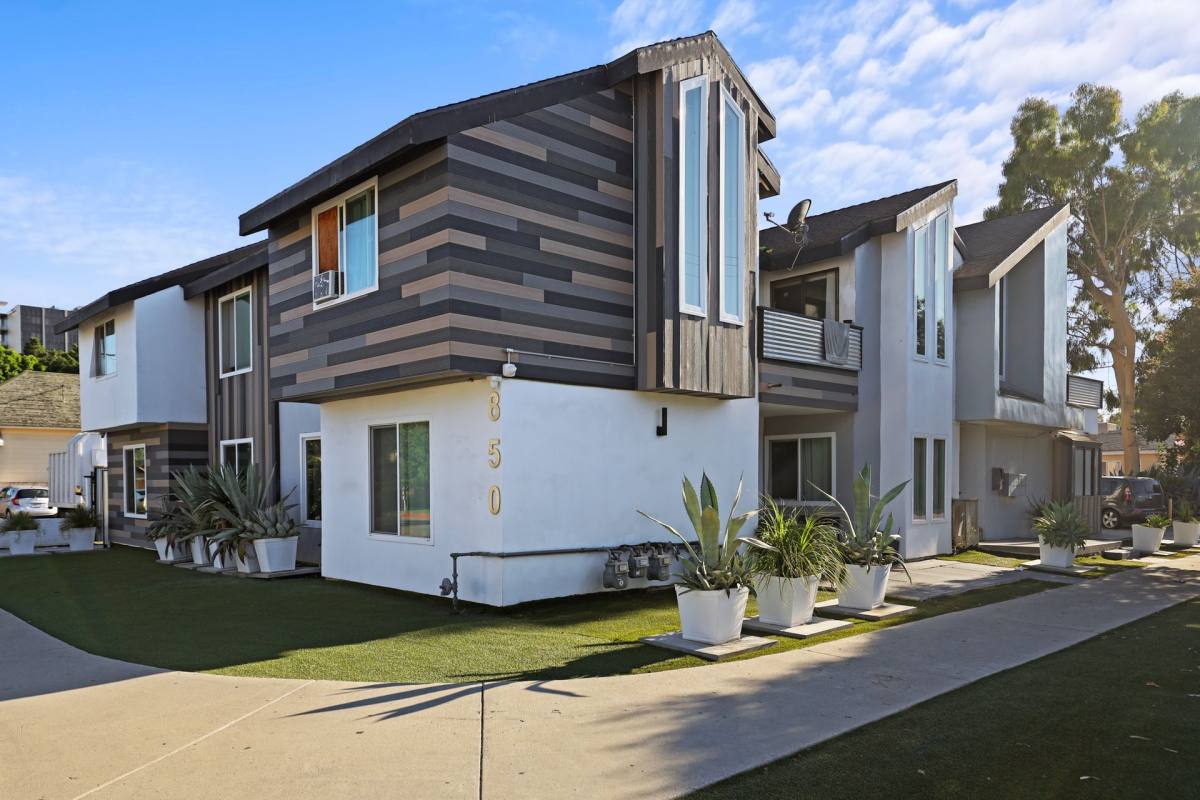 Apartment for rent at 850 N Van Ness Ave, Santa Ana, CA 92701