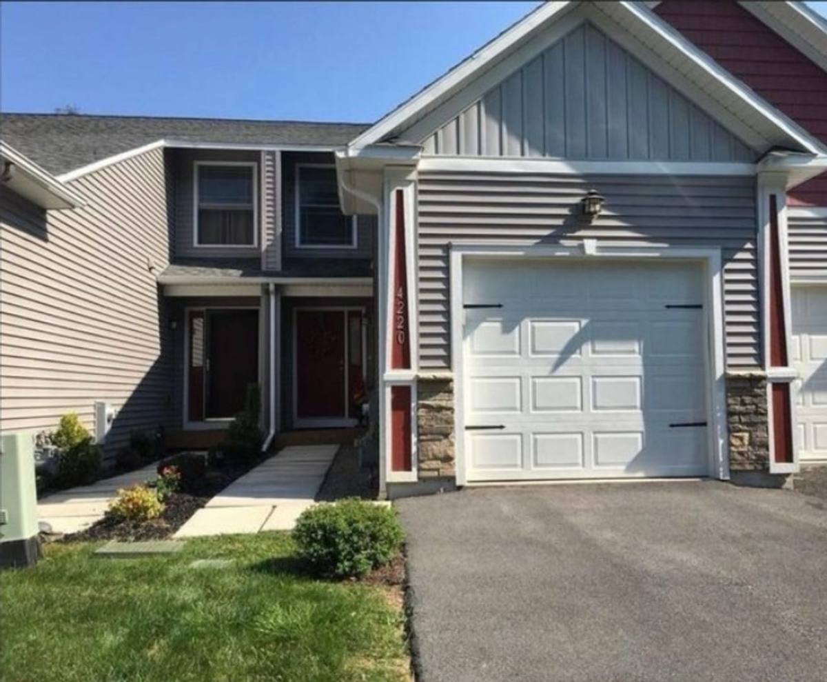 House for rent at 4220 Anguilla Dr, Liverpool, NY 13090