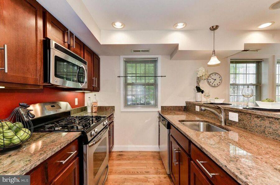 House for rent at 410 15th St NE #5, Washington, DC 20002