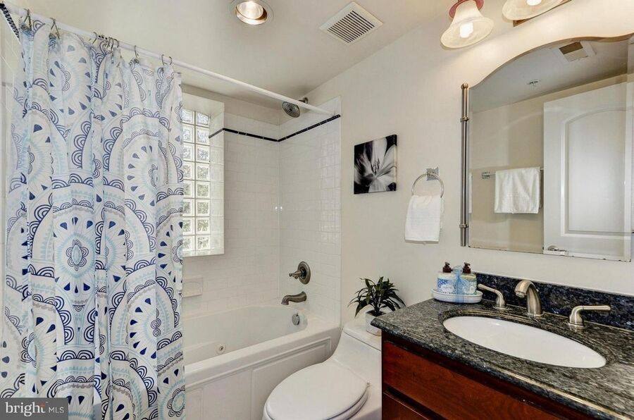 House for rent at 410 15th St NE #5, Washington, DC 20002
