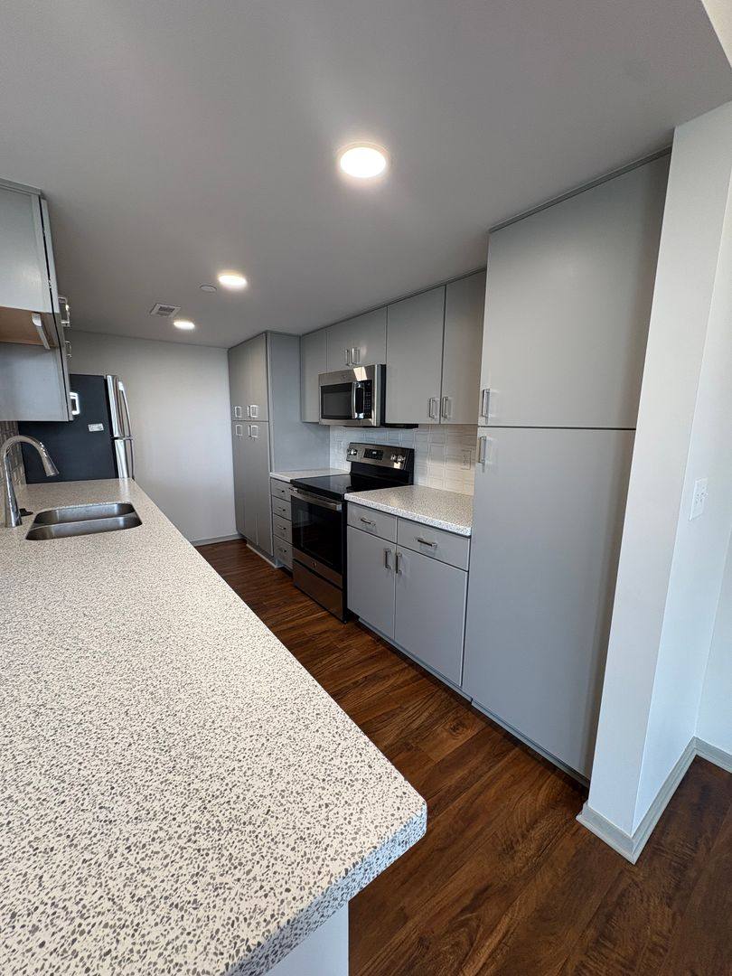 Apartment for rent at 1301 Lincoln Mall, Lincoln, NE 68508