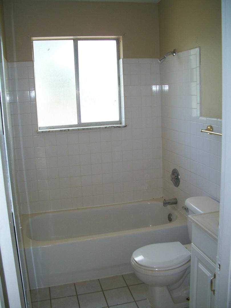 Apartment for rent at 3960-3962 Geraldine, Saint Ann, MO 63074