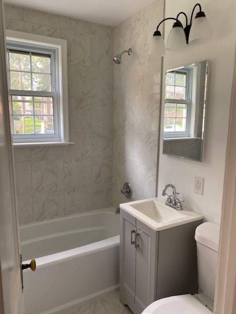 Apartment for rent at 5712 Washington Blvd, Arlington, VA 22205