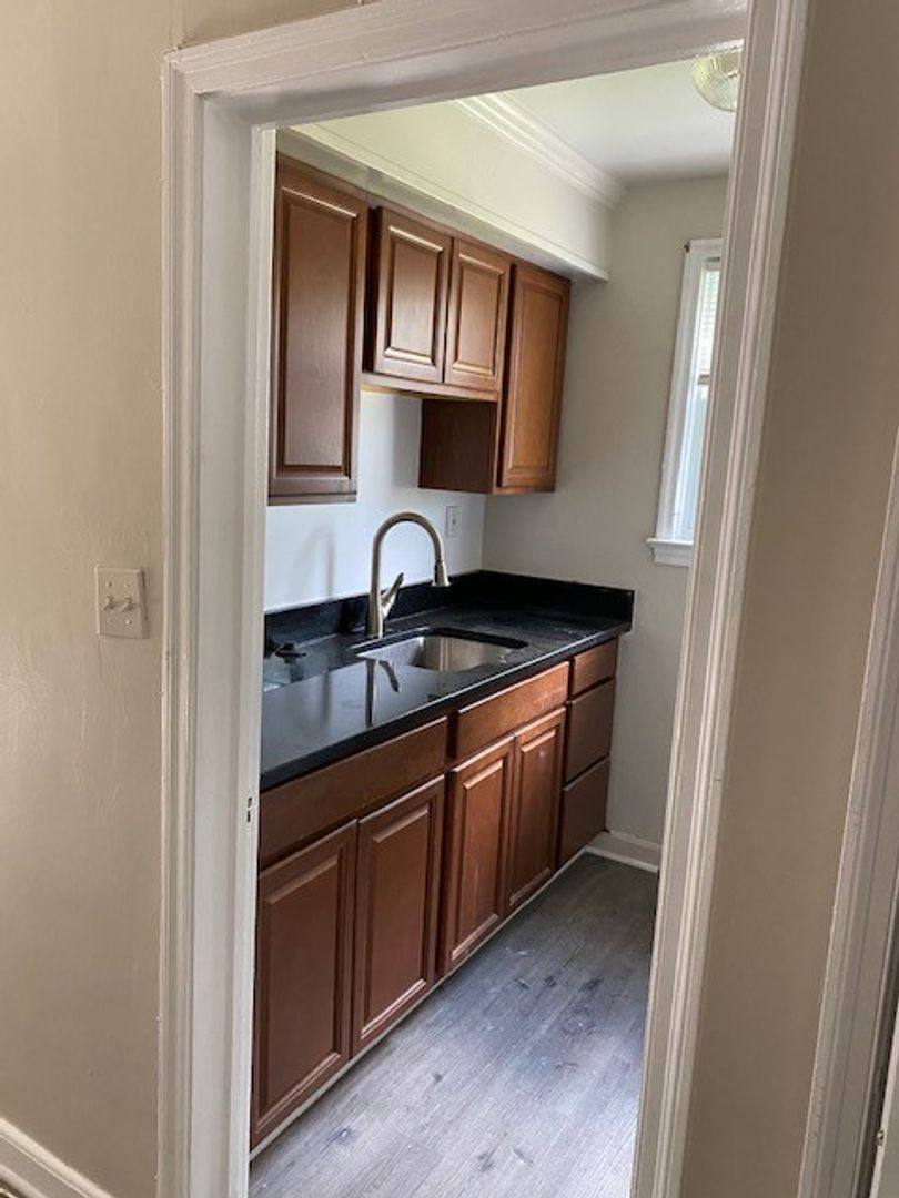 Apartment for rent at 5712 Washington Blvd, Arlington, VA 22205