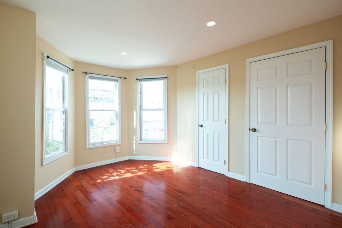 Apartment for rent at 1422 Chrisitan St #3R, Philadelphia, PA 19146