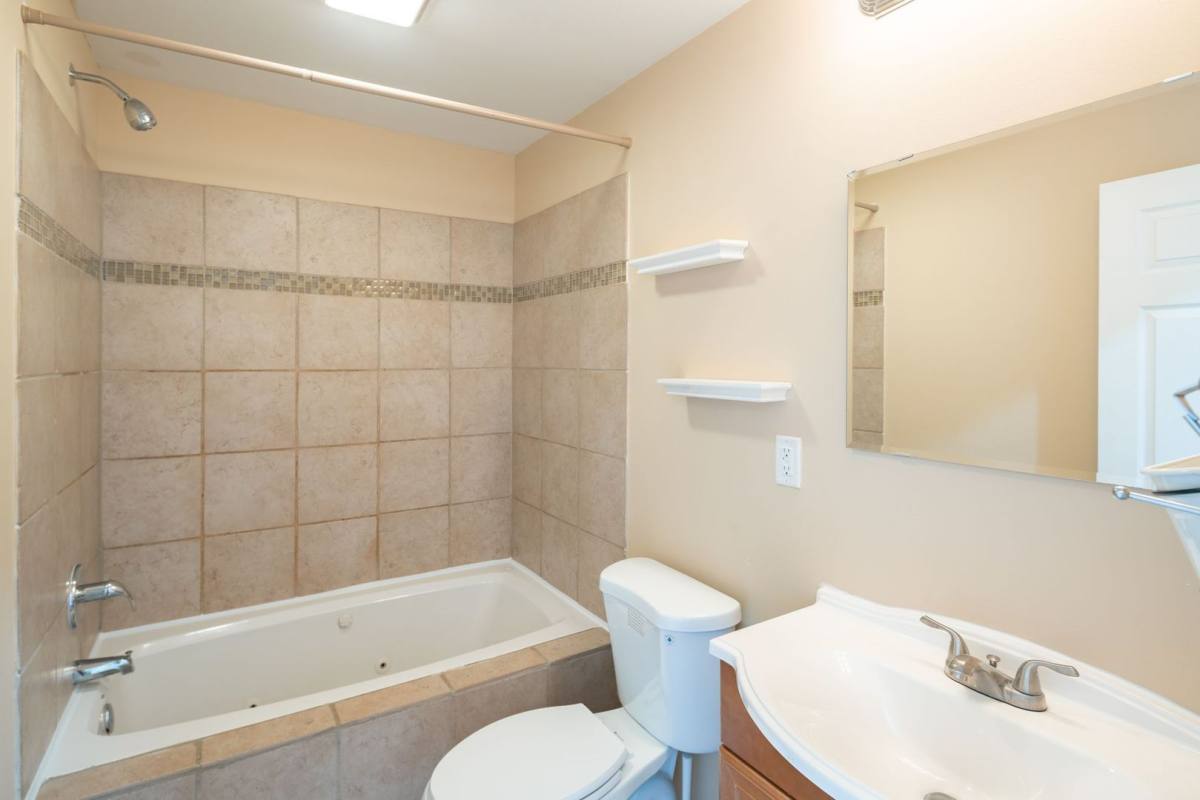 Apartment for rent at 1422 Chrisitan St #3R, Philadelphia, PA 19146