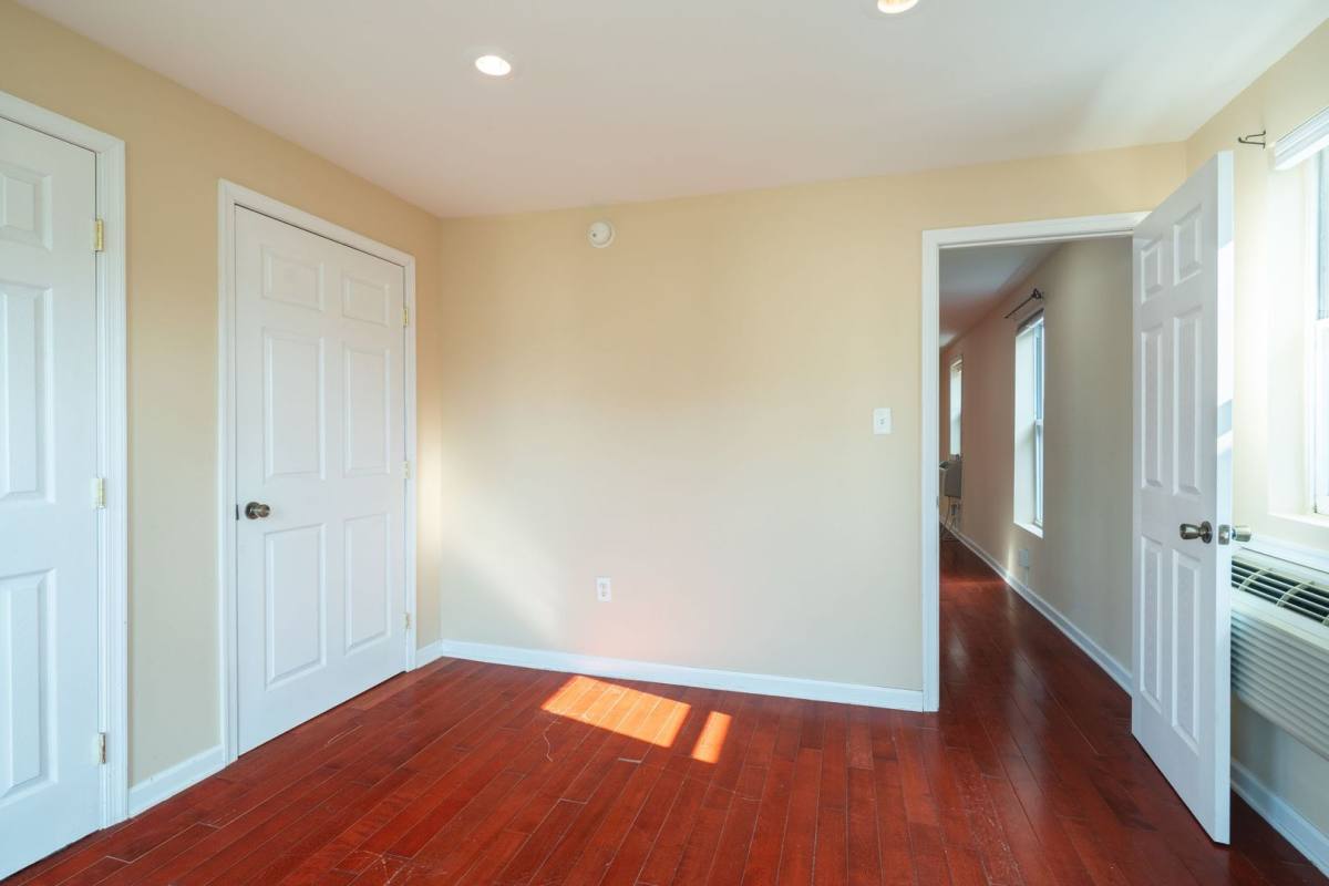 Apartment for rent at 1422 Chrisitan St #3R, Philadelphia, PA 19146