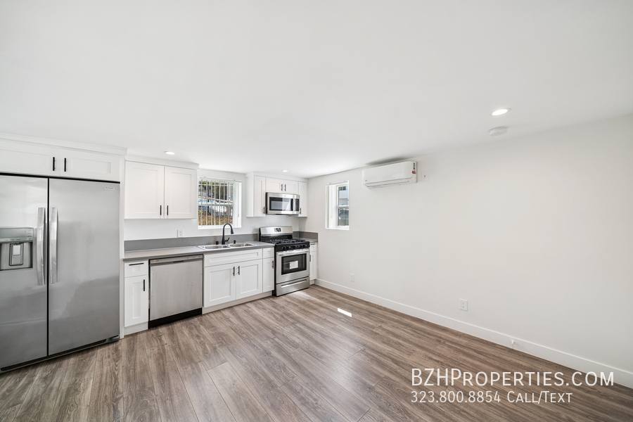 Apartment for rent at 1267 Vin Scully Ave #1267 1 2, Los Angeles, CA 90026