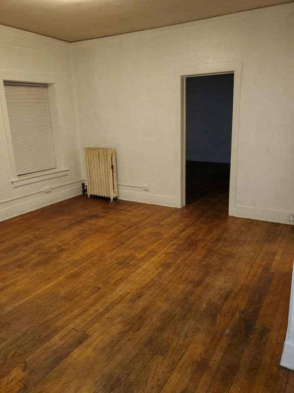 Apartment for rent at 11 1 2 N Van Buren Ave, 302 #302, Freeport, IL 61032