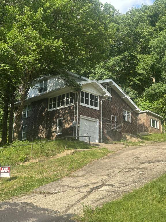 House for rent at 164 N Park St, Savanna, IL 61074