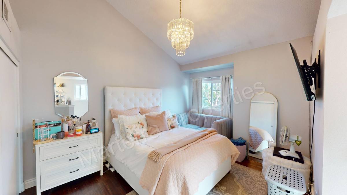 Townhouse for rent at 604 San Michel Dr N, Costa Mesa, CA 92627