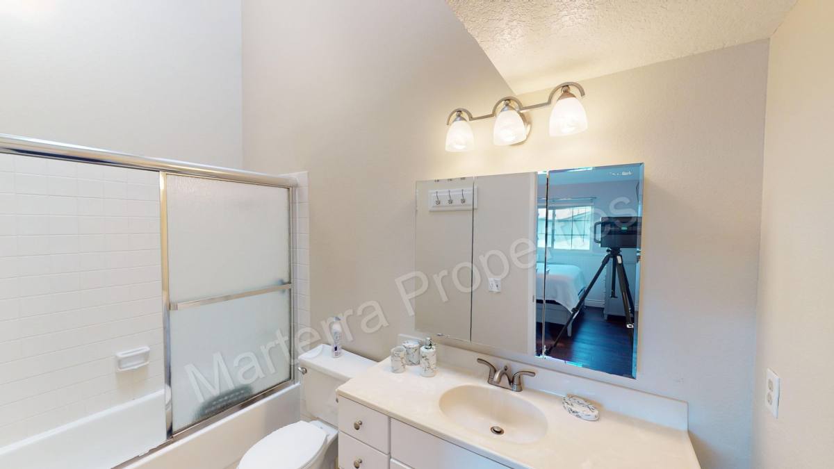Townhouse for rent at 604 San Michel Dr N, Costa Mesa, CA 92627