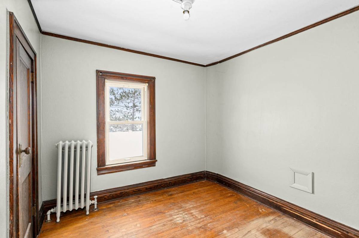 Apartment for rent at 16 W 9th St, Duluth, MN 55806