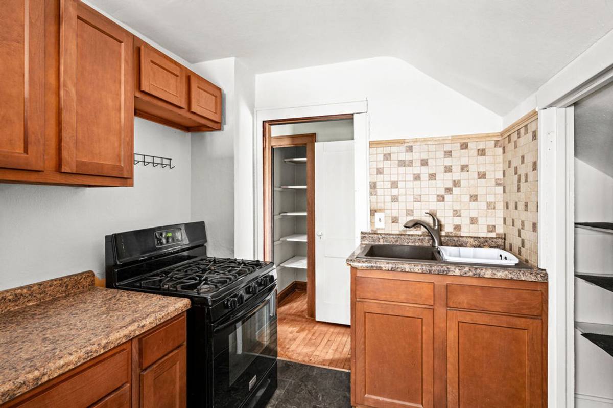 Apartment for rent at 16 W 9th St, Duluth, MN 55806