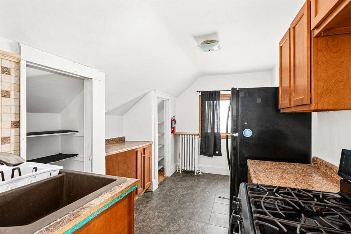 Apartment for rent at 16 W 9th St, Duluth, MN 55806