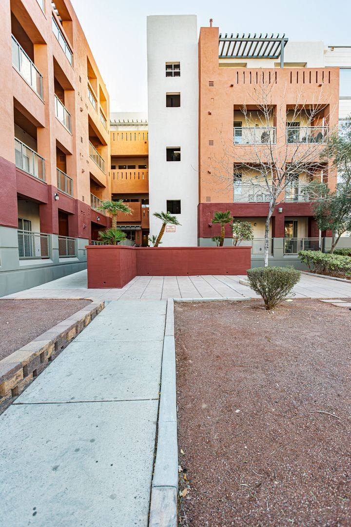 Condo for rent at 43 E Agate Ave, Las Vegas, NV 89123