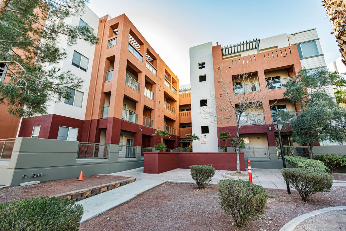 Condo for rent at 43 E Agate Ave, Las Vegas, NV 89123