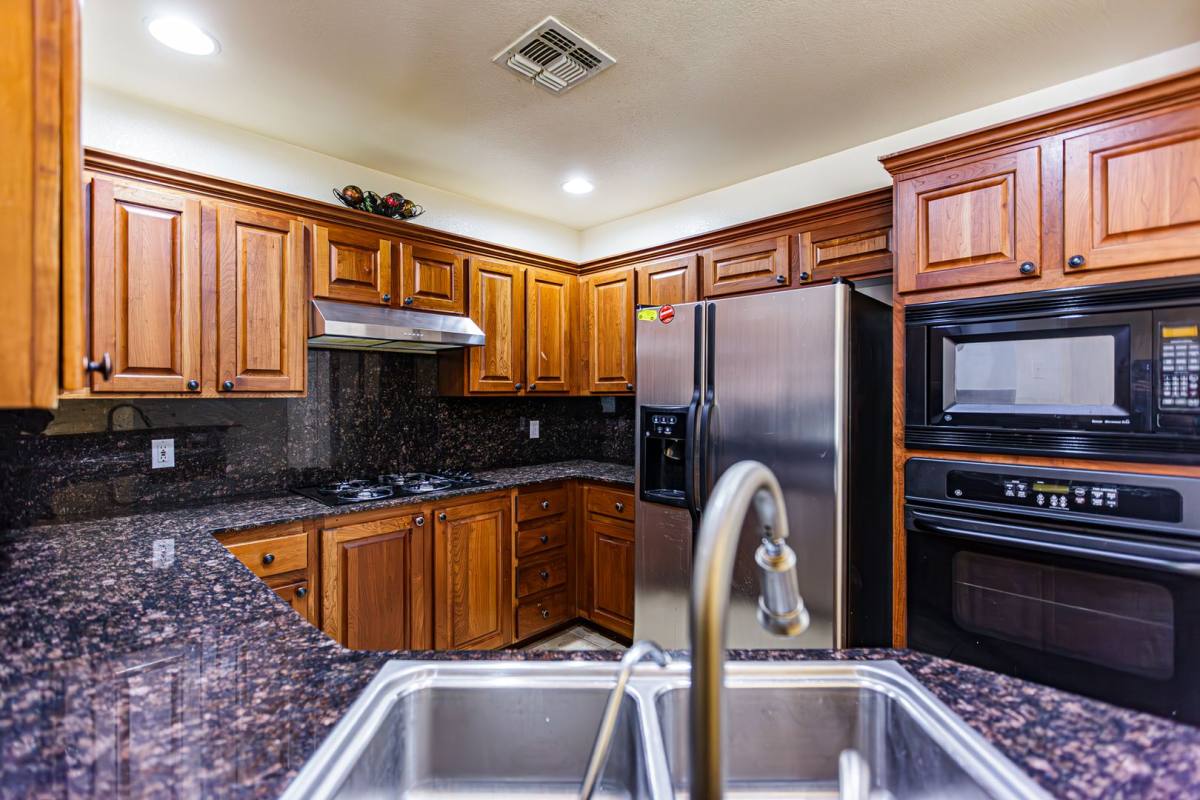 Condo for rent at 43 E Agate Ave, Las Vegas, NV 89123