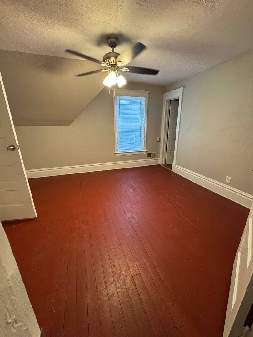Apartment for rent at 1359 Charles St, Rockford, IL 61104