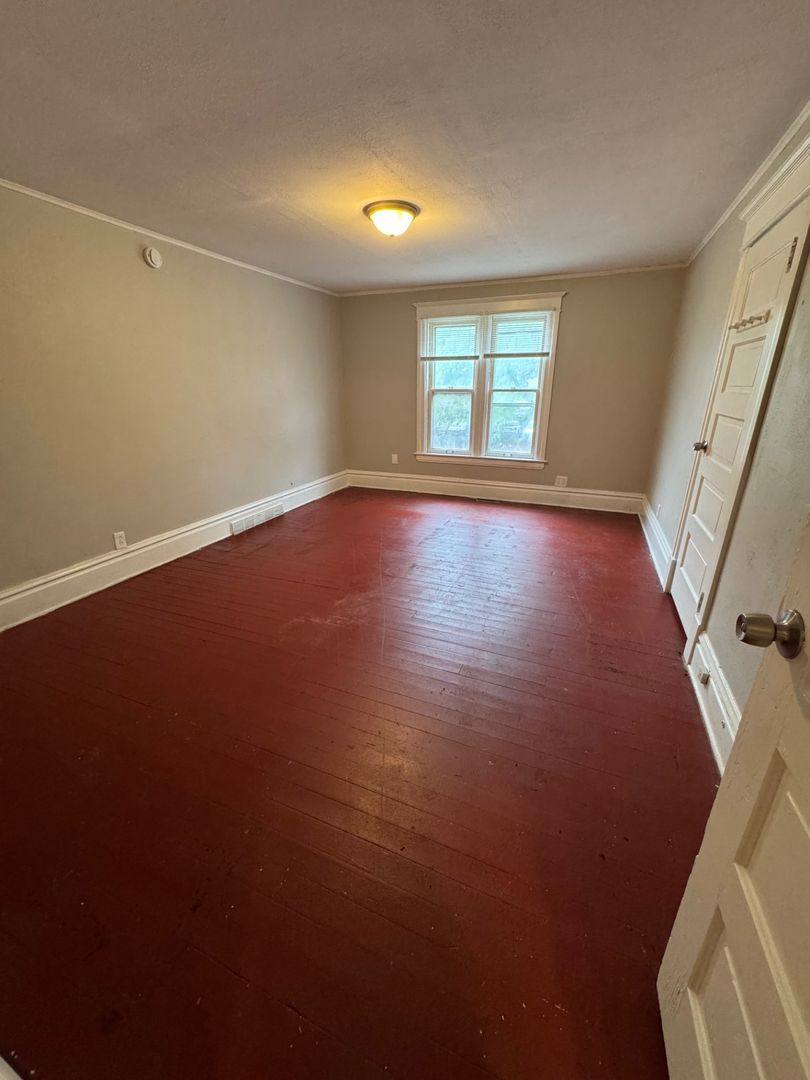 Apartment for rent at 1359 Charles St, Rockford, IL 61104