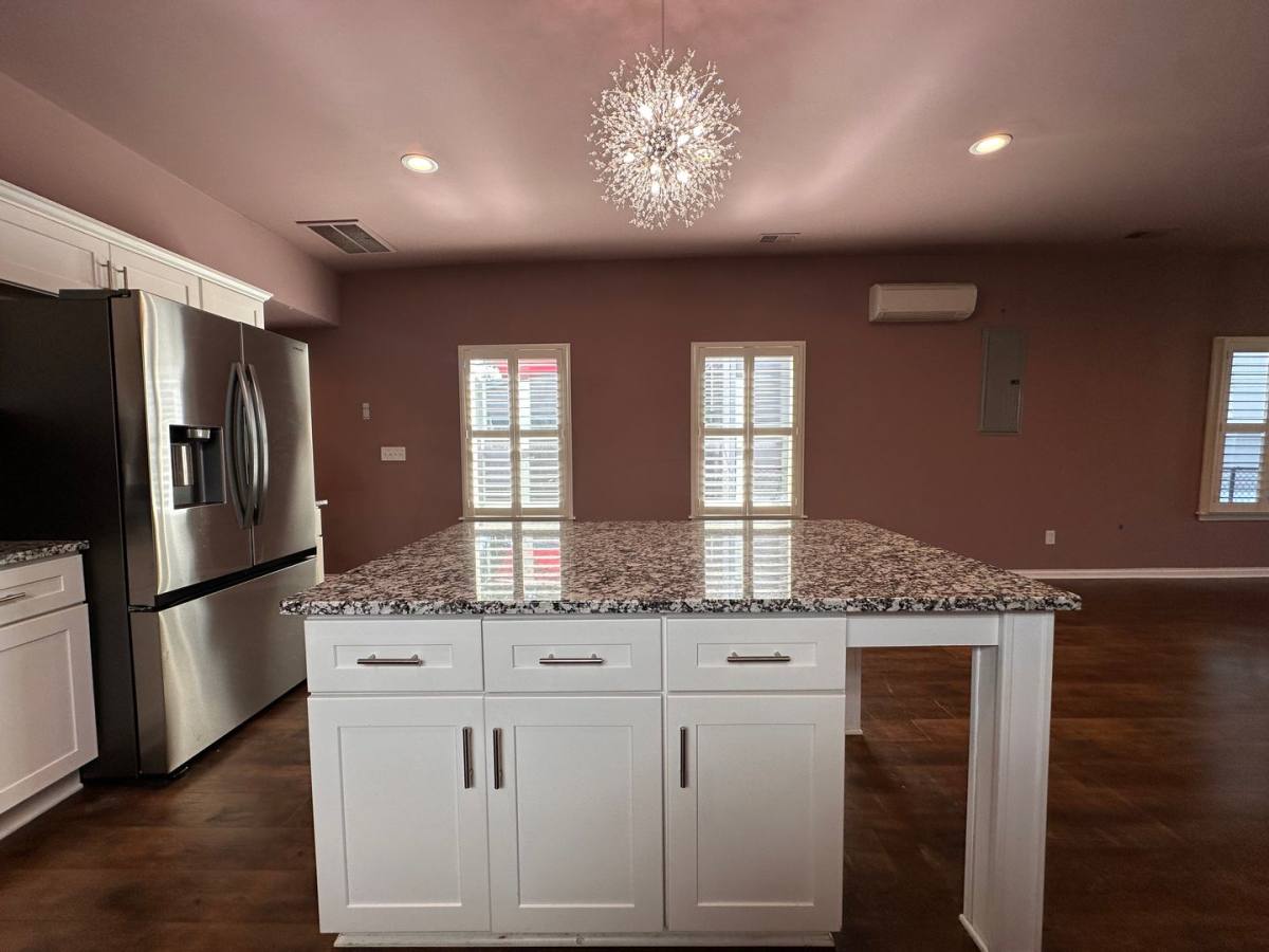 Apartment for rent at 829 E Chestnut St, Louisville, KY 40204