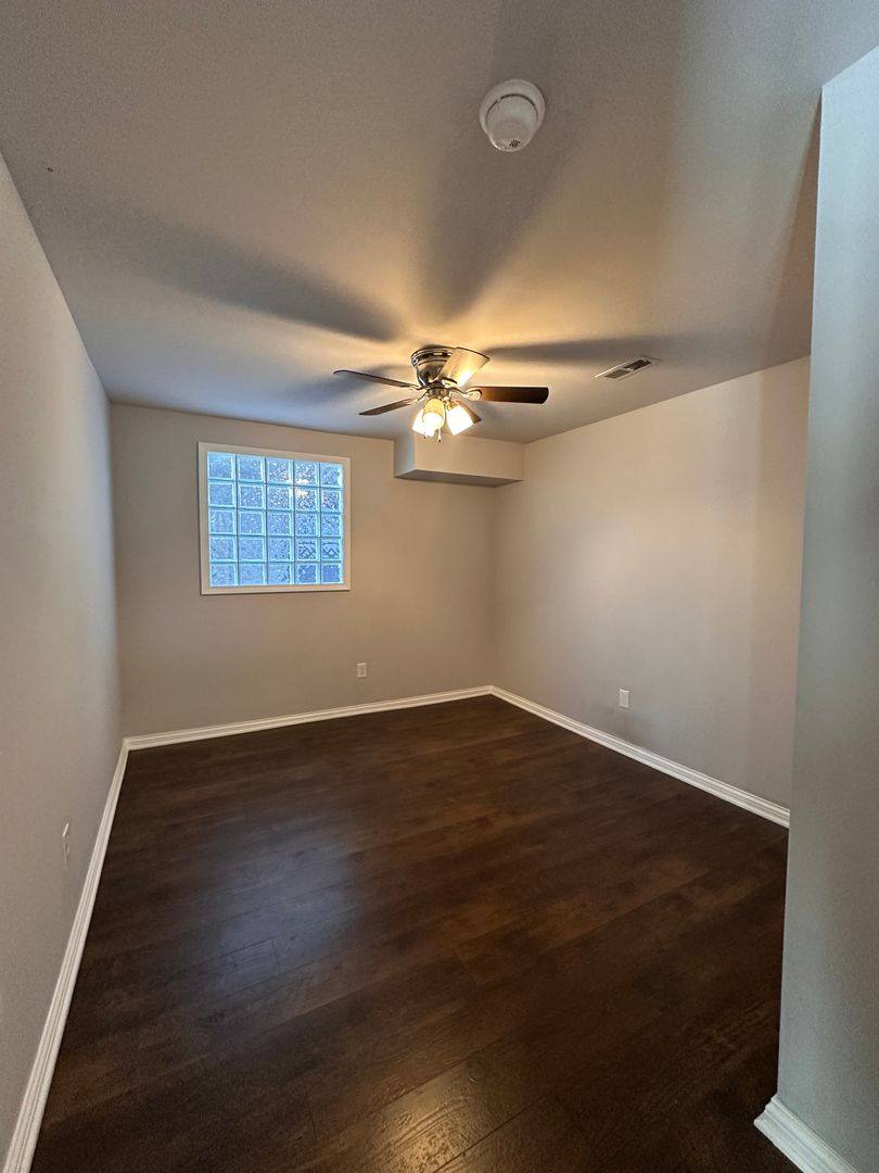 Apartment for rent at 829 E Chestnut St, Louisville, KY 40204