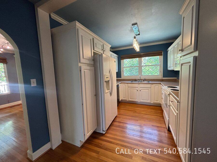 House for rent at 3479 Overbrook Dr, Roanoke, VA 24018