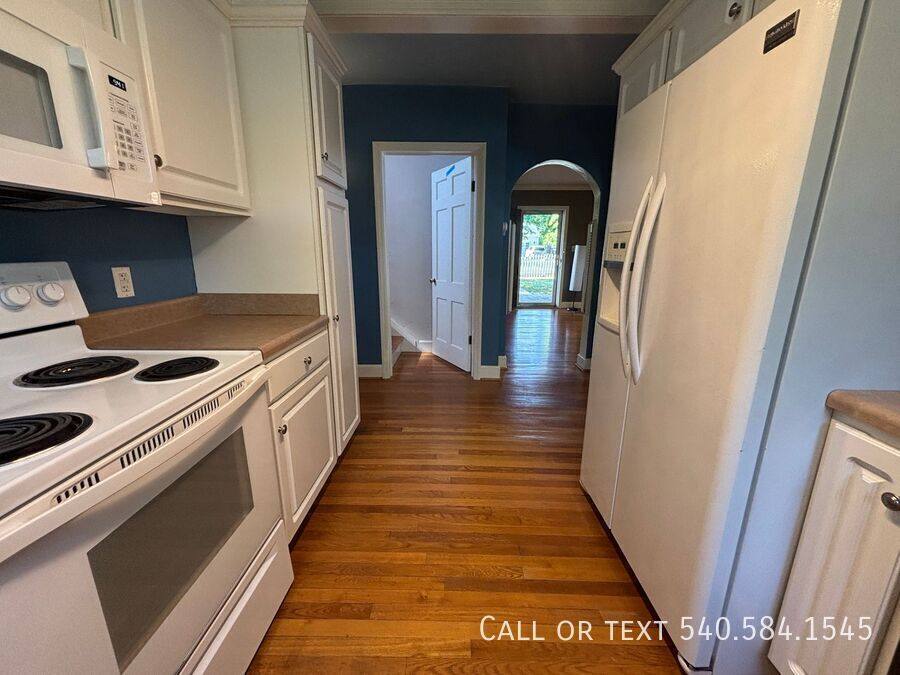 House for rent at 3479 Overbrook Dr, Roanoke, VA 24018