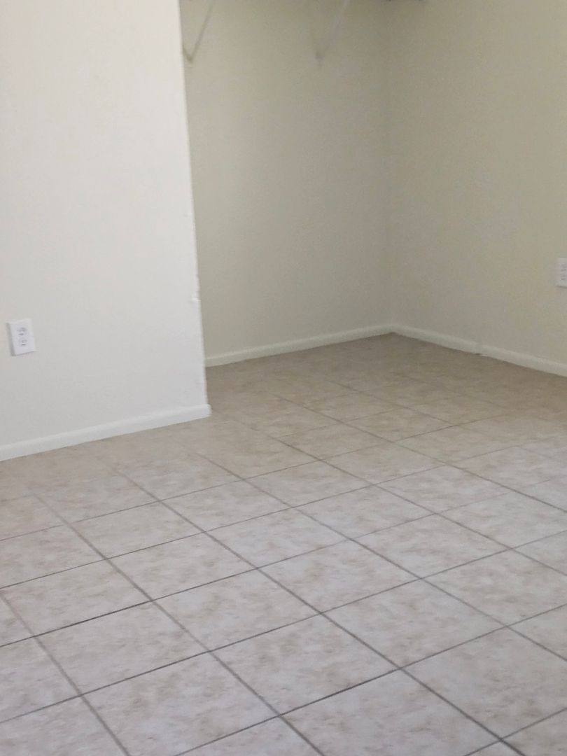 House for rent at 716 56 Ave Dr E, Bradenton, FL 34203