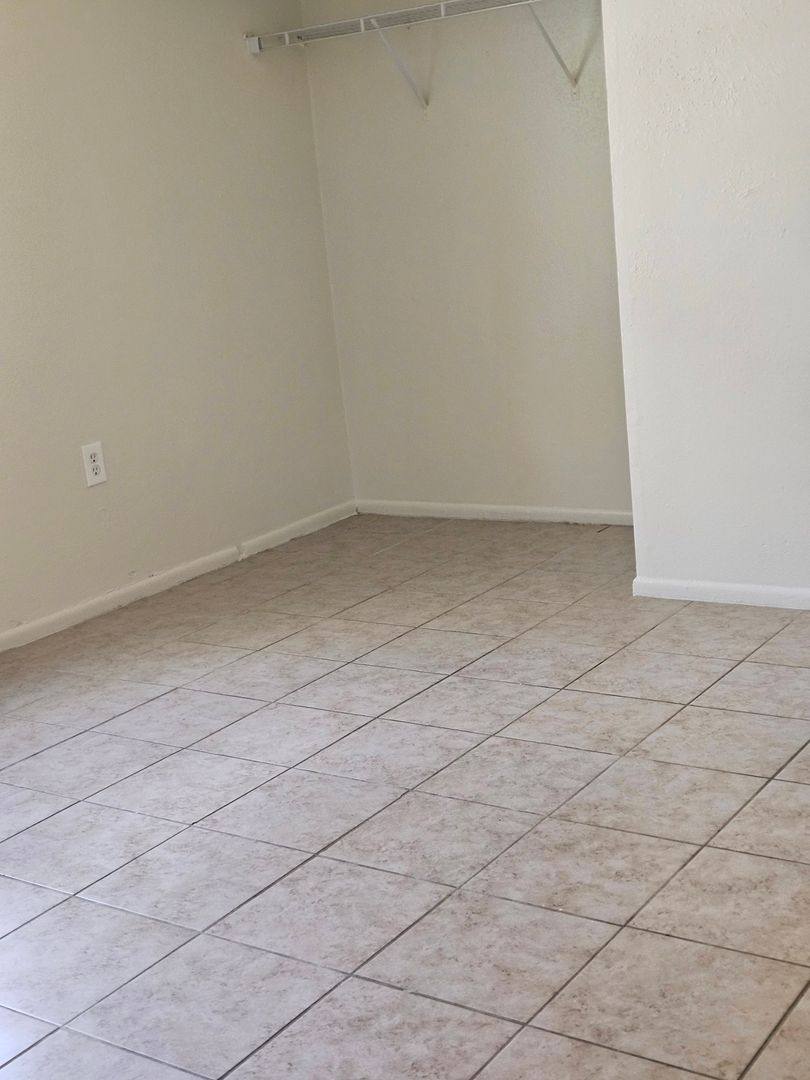 House for rent at 716 56 Ave Dr E, Bradenton, FL 34203