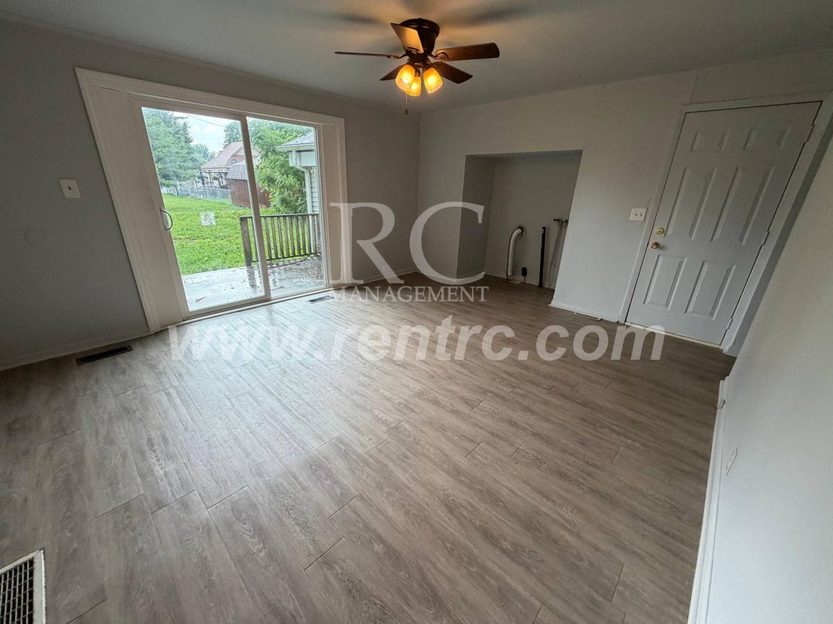 House for rent at 303 12th W, Georgetown, IL 61846