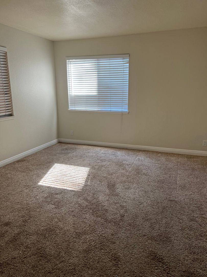 Apartment for rent at 7623 Bay Dive, Huntington Beach, CA 92648
