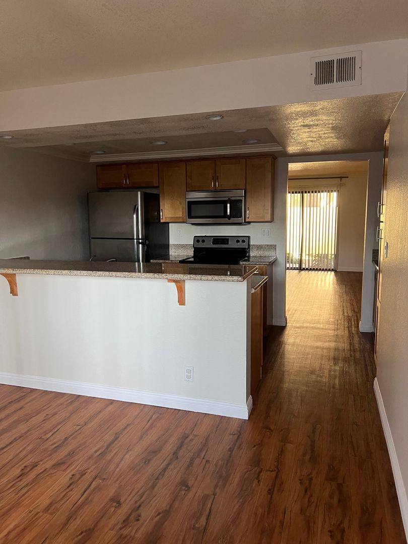 Apartment for rent at 7623 Bay Dive, Huntington Beach, CA 92648