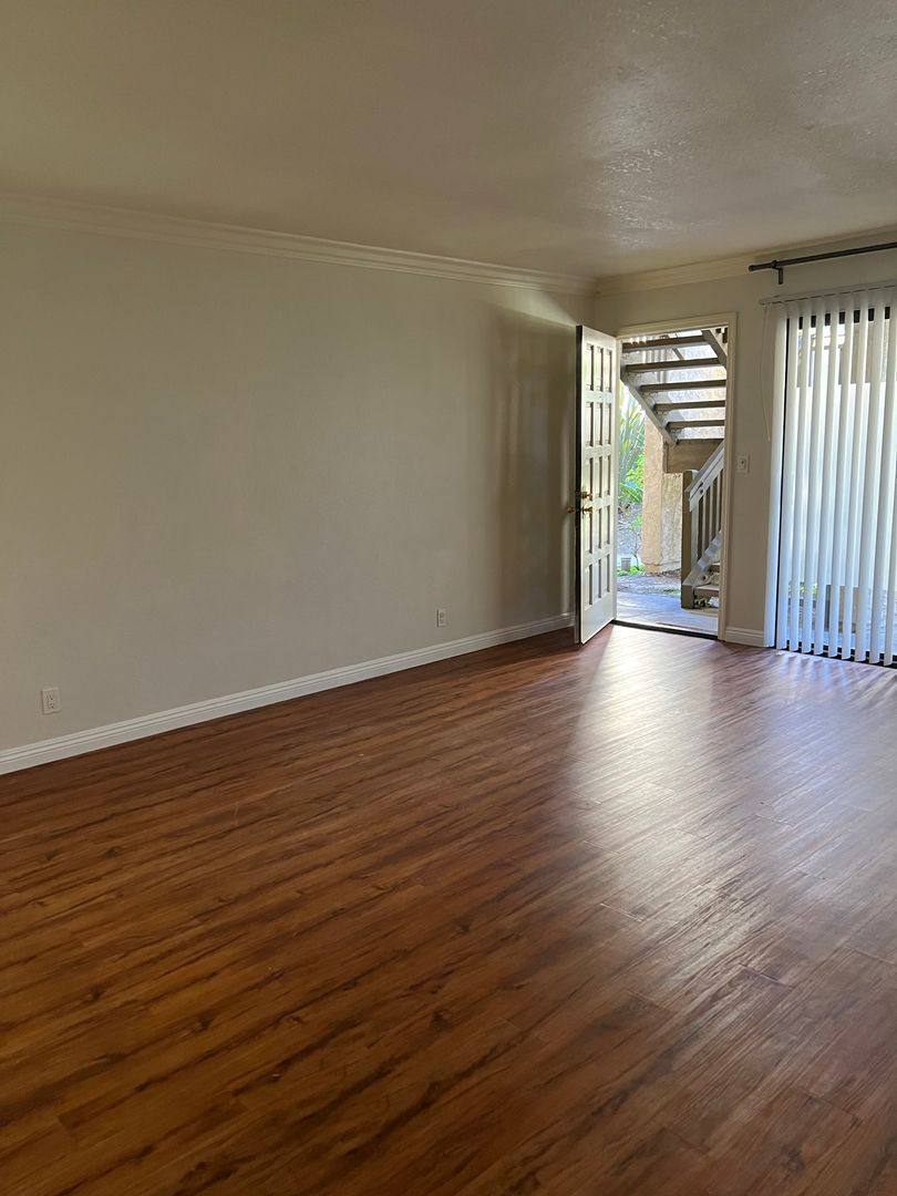 Apartment for rent at 7623 Bay Dive, Huntington Beach, CA 92648