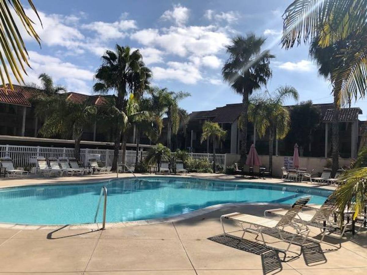 Apartment for rent at 7623 Bay Dive, Huntington Beach, CA 92648