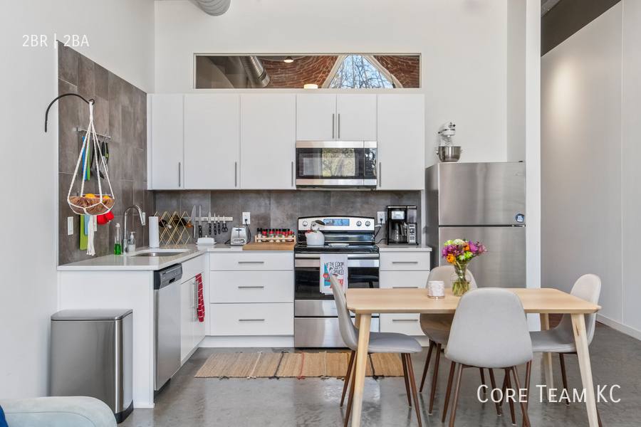 Apartment for rent at 1180 E 30th St #202, Kansas City, MO 64109