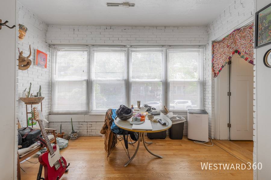 Apartment for rent at 1406 W Farragut Ave #1, Chicago, IL 60640