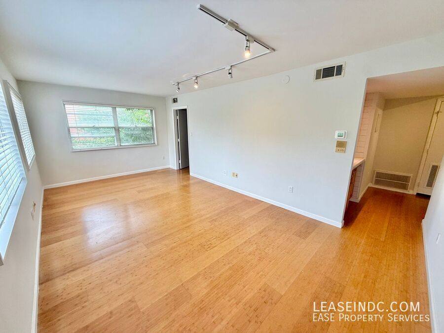 Apartment for rent at 1526 12th St #4, Washington, DC 20005