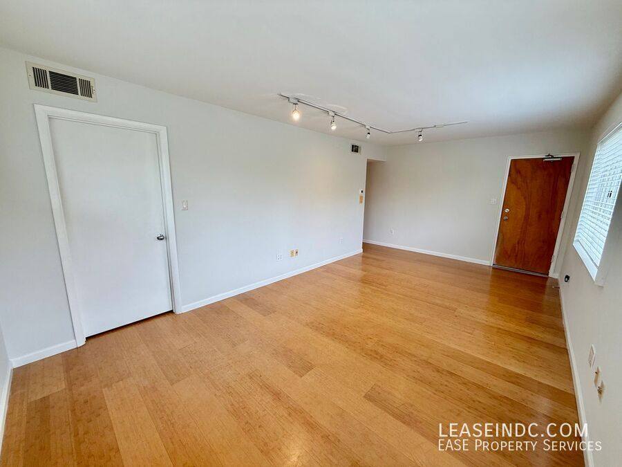 Apartment for rent at 1526 12th St #4, Washington, DC 20005