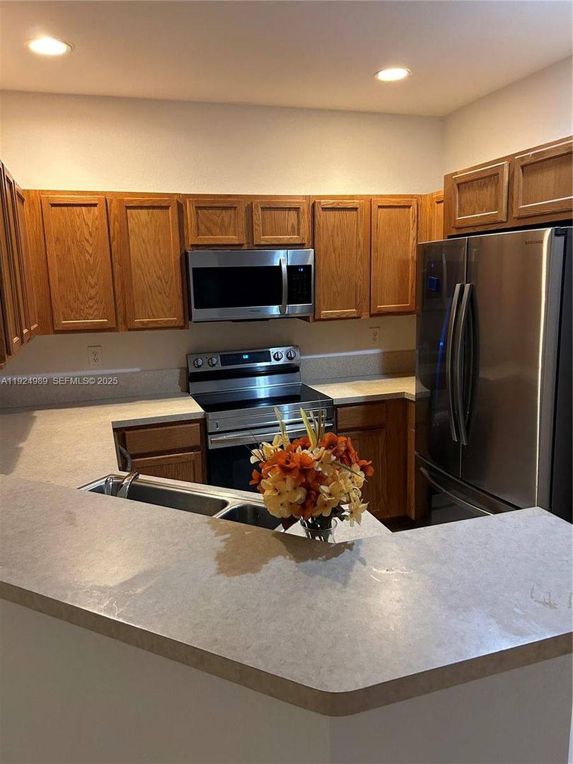 Townhouse for rent at 13903 SW 279th Lane, Homestead, FL 33032