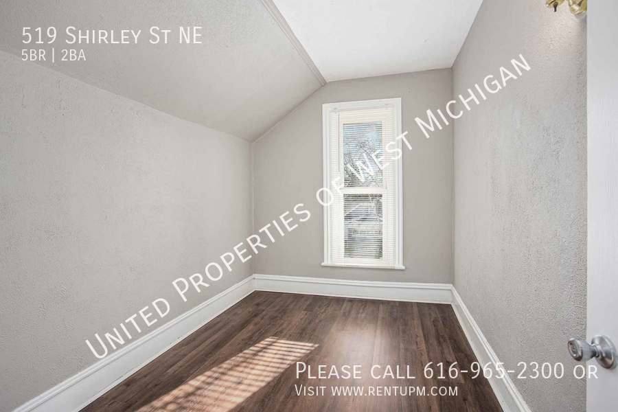 House for rent at 519 Shirley St NE, Grand Rapids, MI 49503