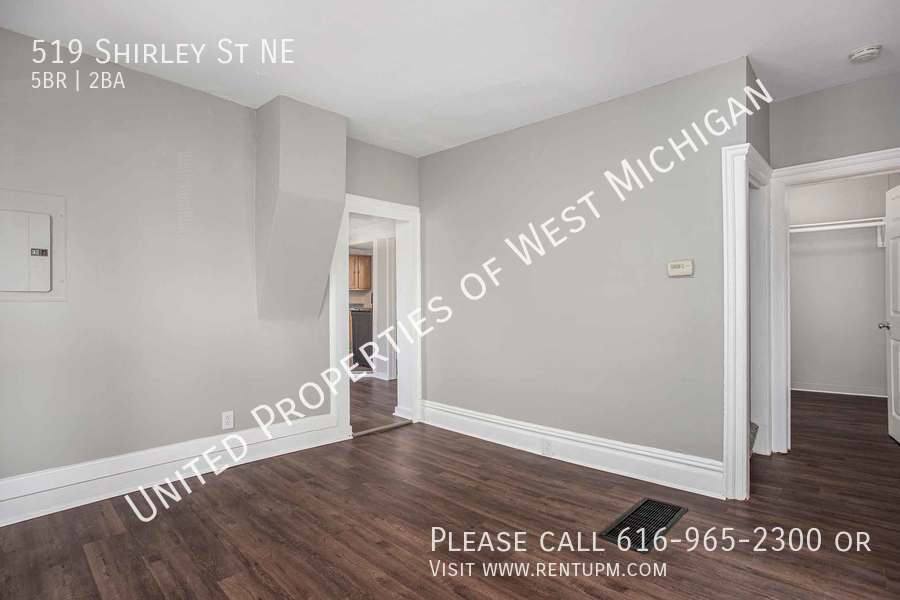 House for rent at 519 Shirley St NE, Grand Rapids, MI 49503