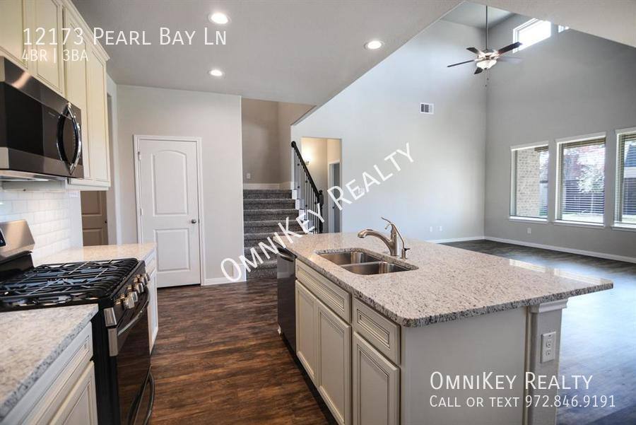 House for rent at 12173 Pearl Bay Lane, Conroe, TX 77304