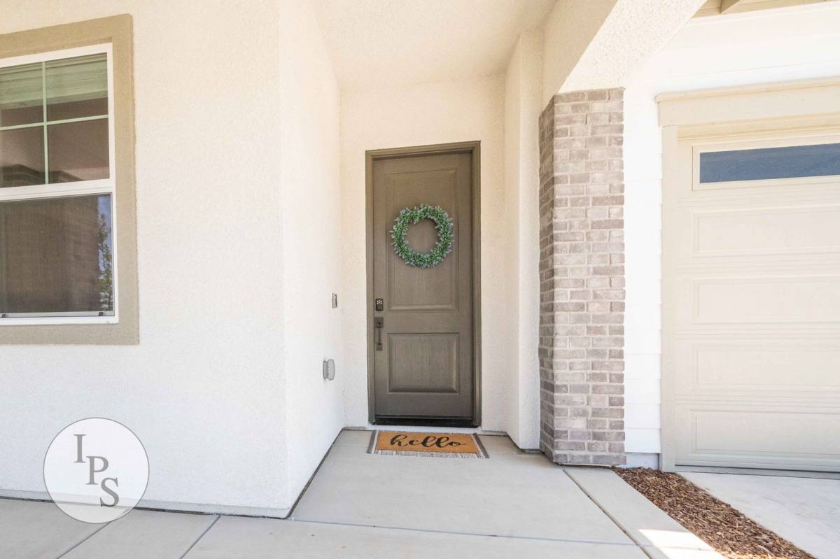 House for rent at 4299 Vineyard Dr, Madera, CA 93636